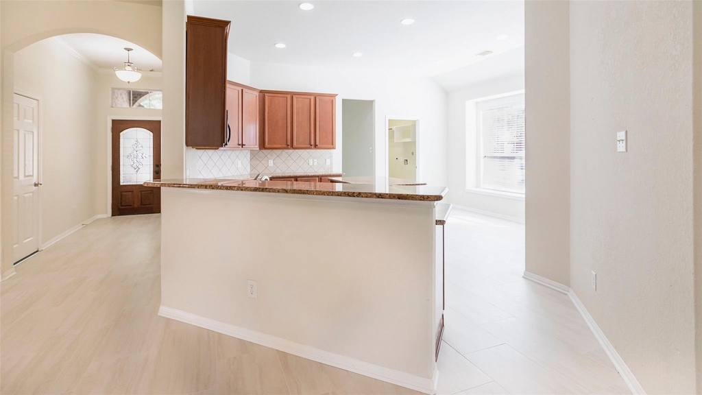 7003 Kendall Lake Court - Photo 6