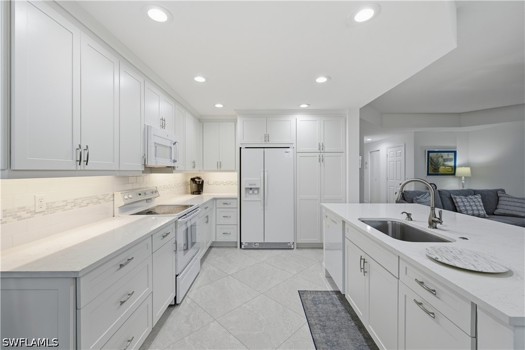 25248 Pelican Creek Circle - Photo 4