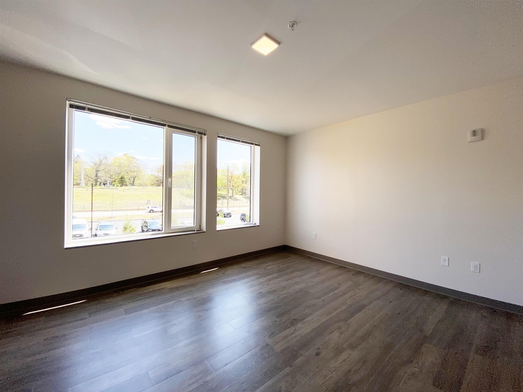 409 Elm - Photo 7