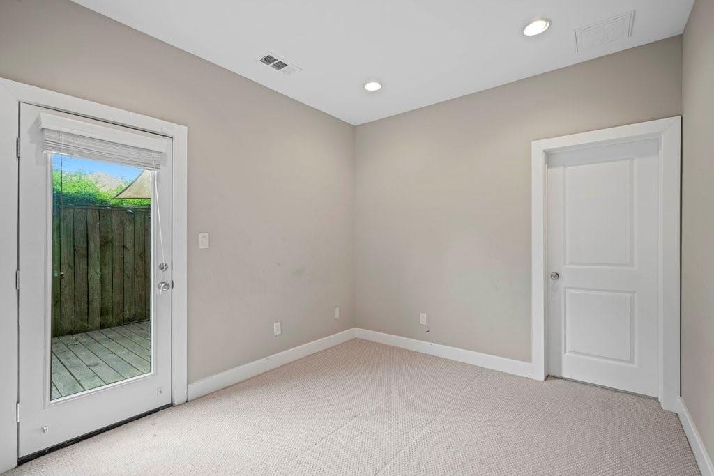 955 Saint Augustine Street - Photo 18