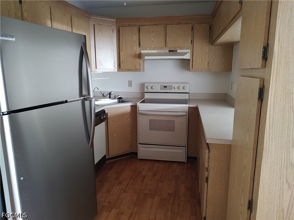 4681 Lakeside Club Boulevard - Photo 3