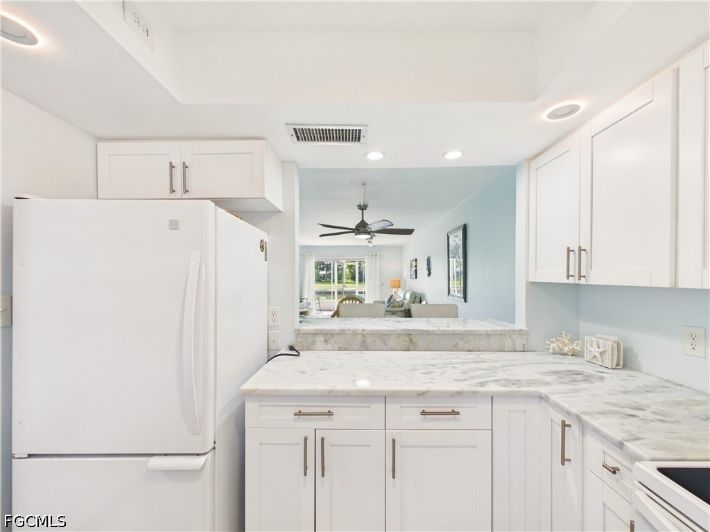 300 Valley Stream Drive - Photo 10