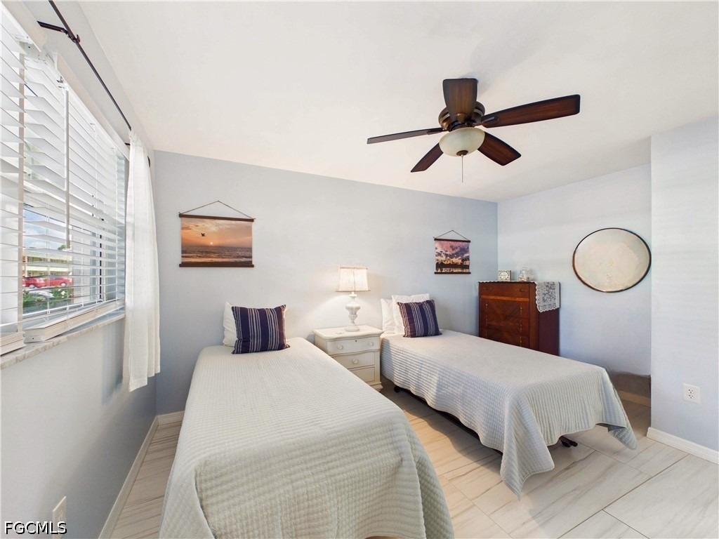 300 Valley Stream Drive - Photo 13