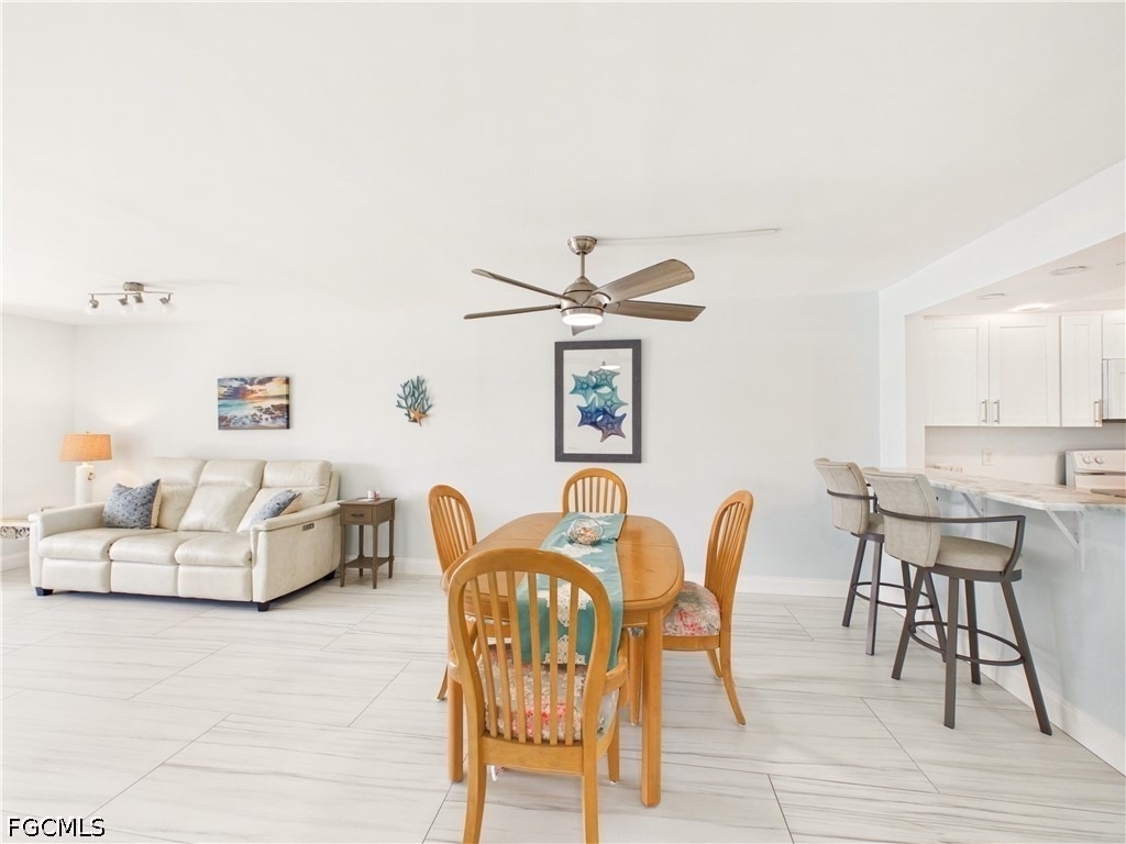 300 Valley Stream Drive - Photo 4