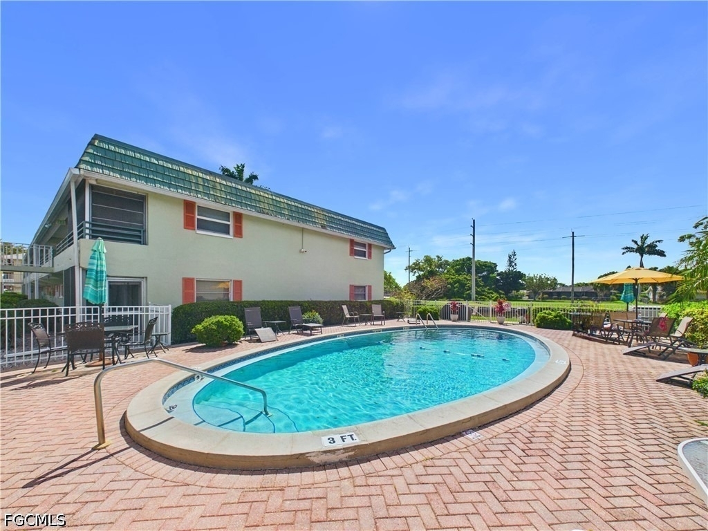 300 Valley Stream Drive - Photo 20