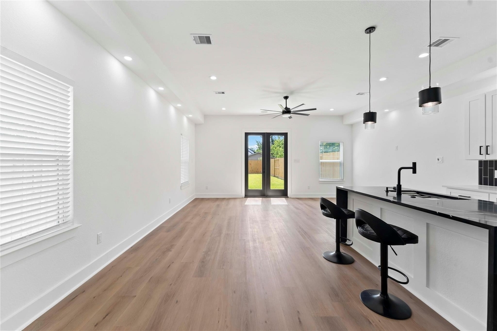 8501 Safeguard Street - Photo 6