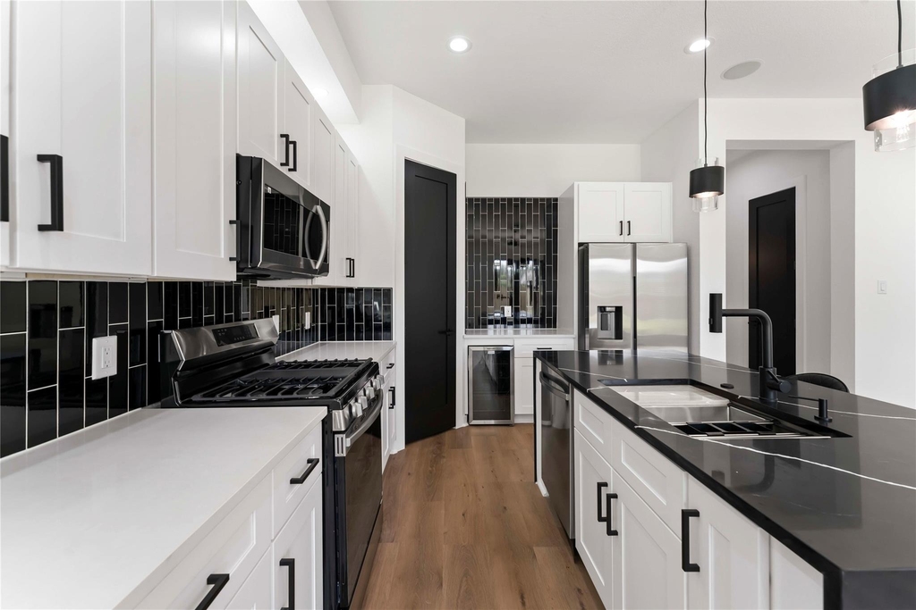 8501 Safeguard Street - Photo 8