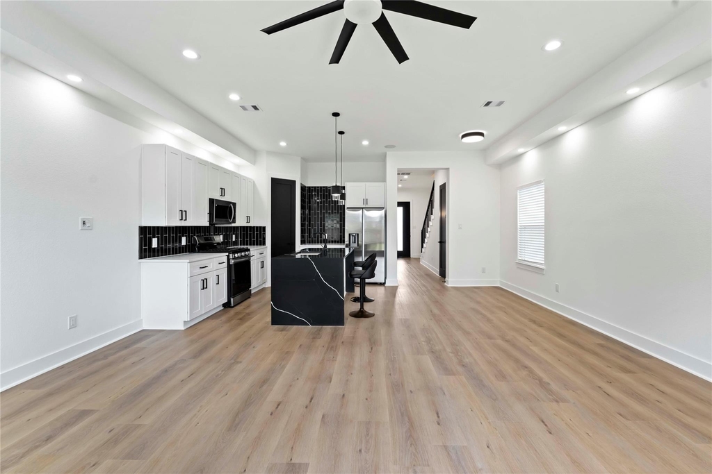 8501 Safeguard Street - Photo 10