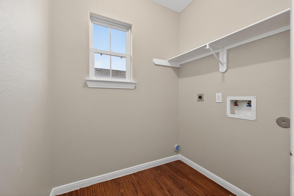 2212 Victory Street - Photo 3