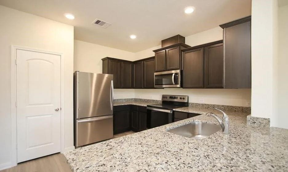 549 Bains Street - Photo 2