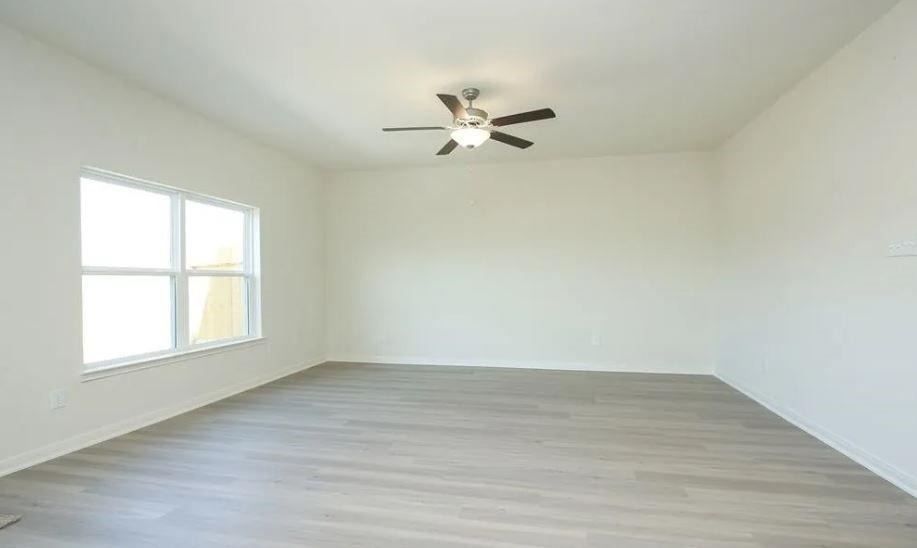 549 Bains Street - Photo 6