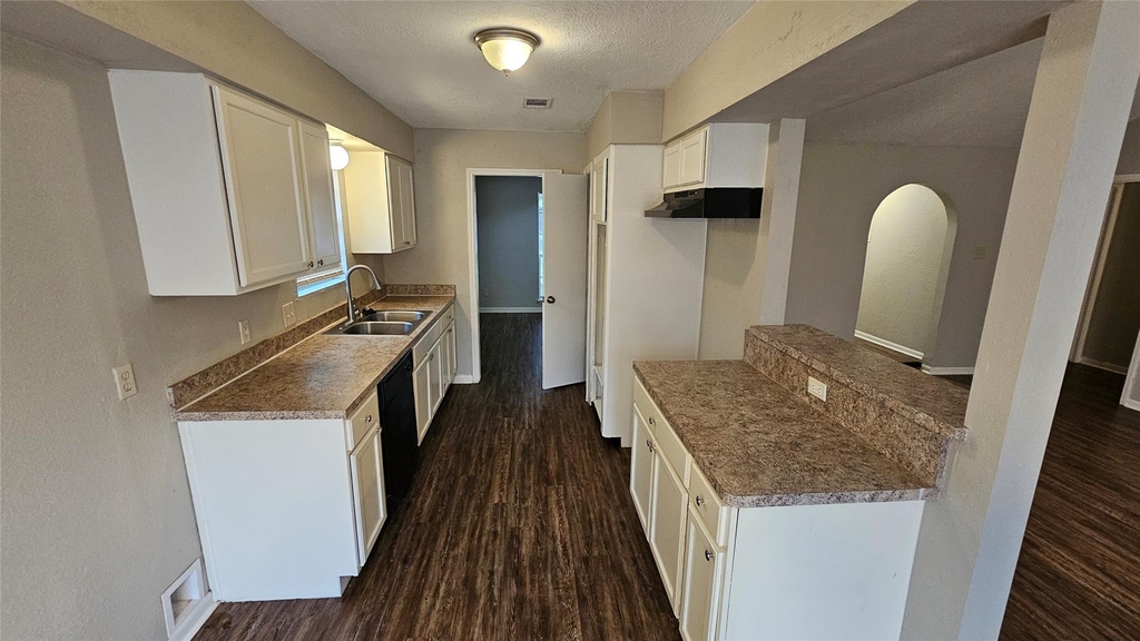 1404 Cactus Street - Photo 8