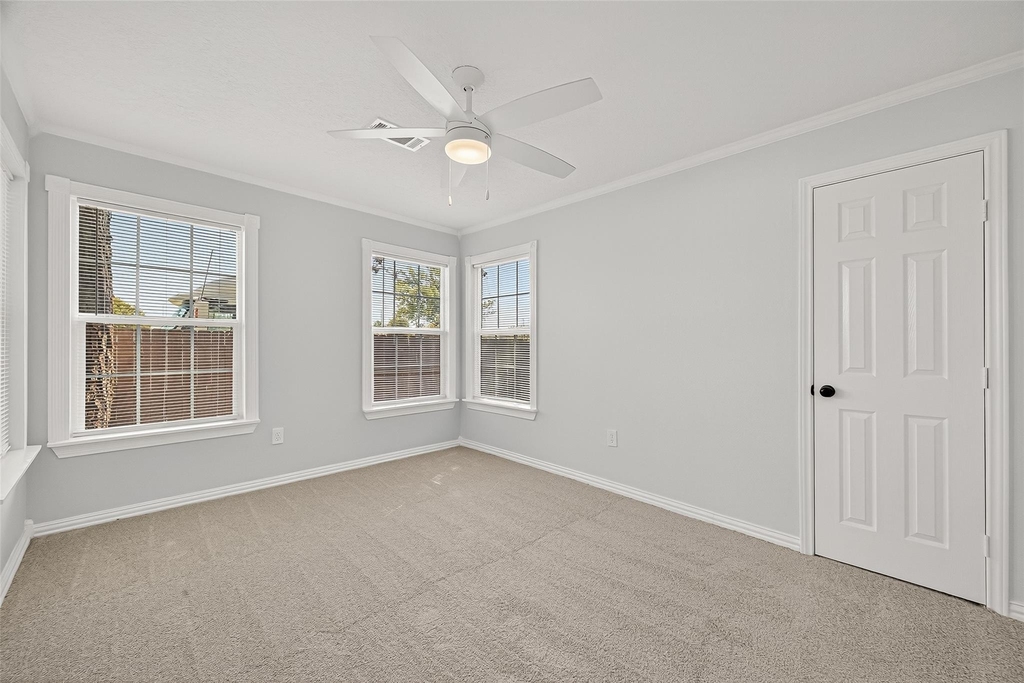 714 E Humble Street - Photo 23