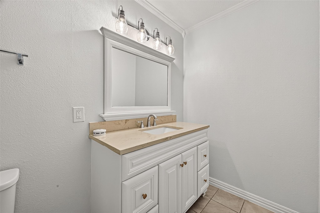 714 E Humble Street - Photo 25