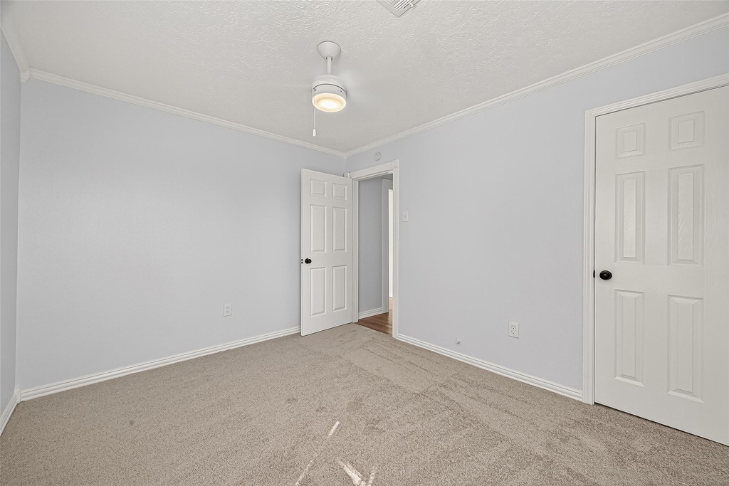 714 E Humble Street - Photo 15