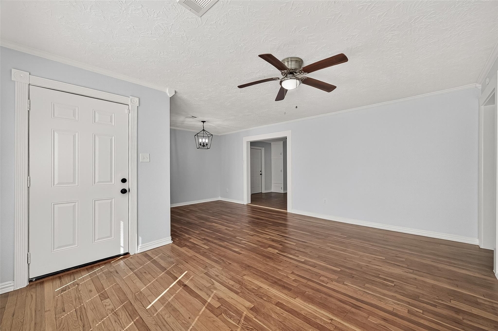 714 E Humble Street - Photo 2