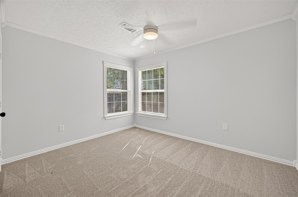 714 E Humble Street - Photo 14