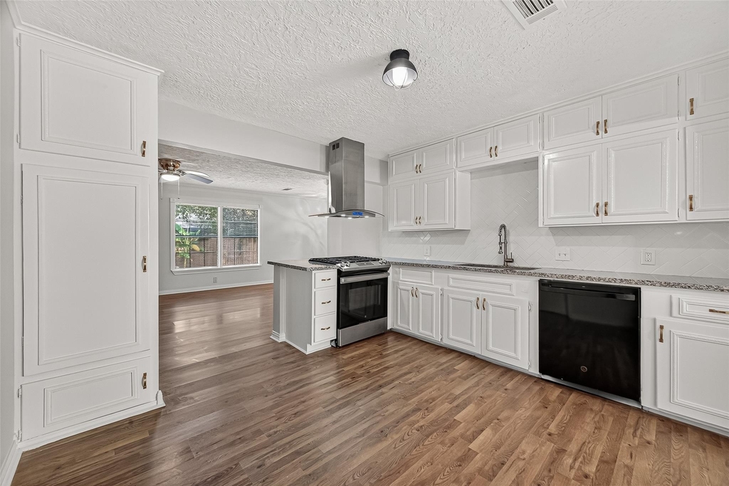 714 E Humble Street - Photo 10