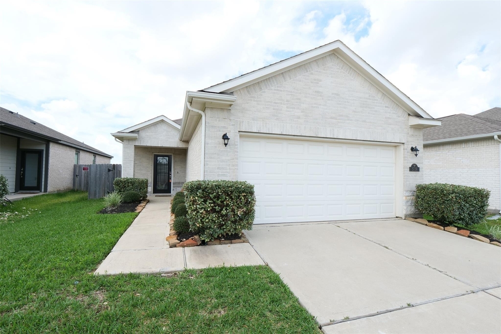 5719 Tabula Rasa Drive - Photo 1