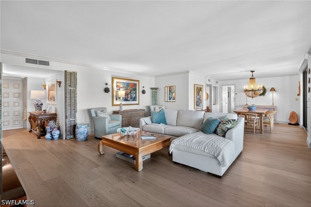 2400 Gulf Shore Boulevard N - Photo 3