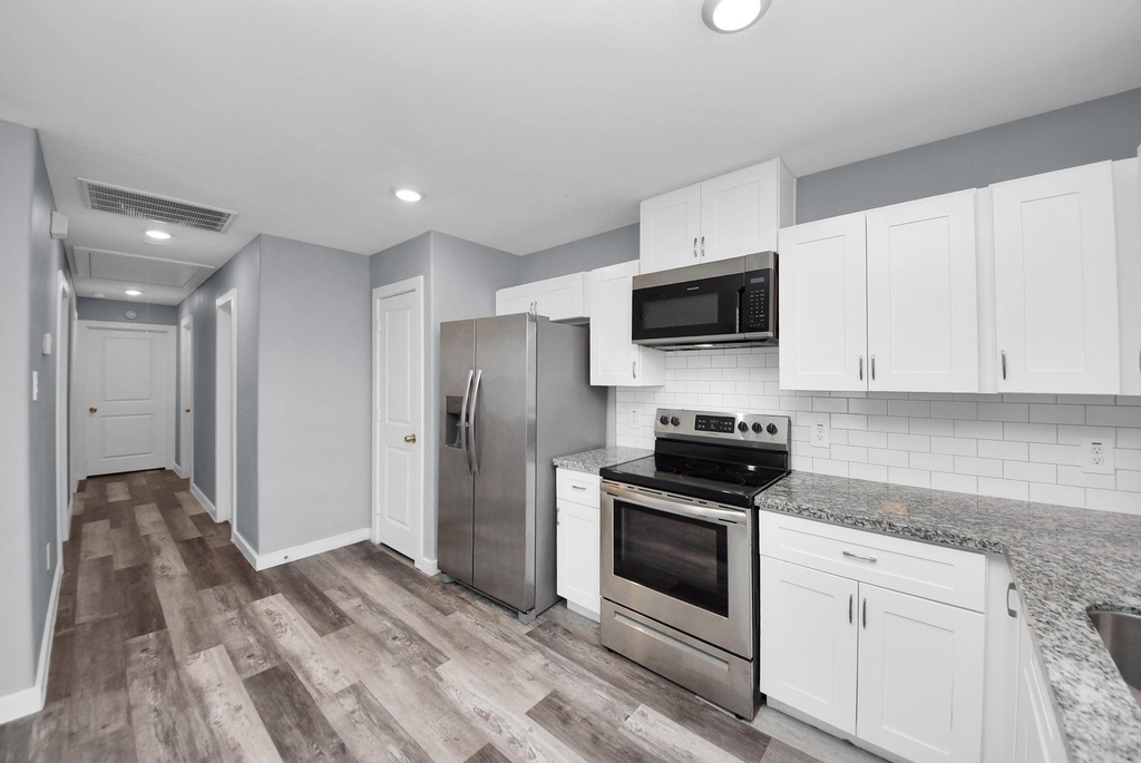 618 Maple Way - Photo 10
