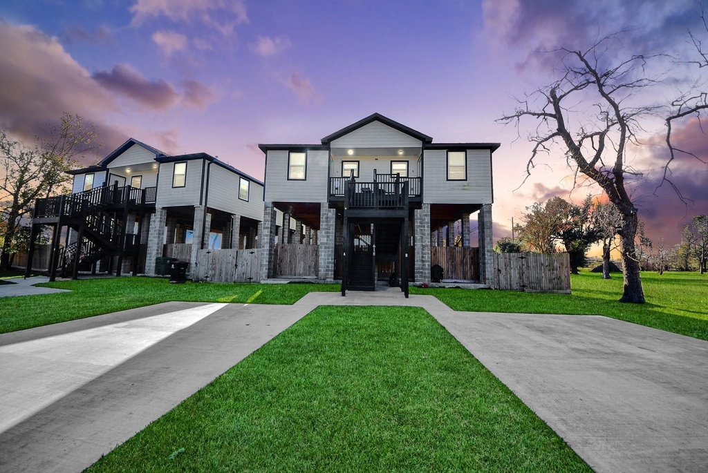 618 Maple Way - Photo 1