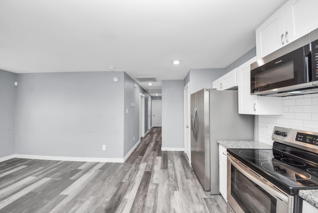618 Maple Way - Photo 9