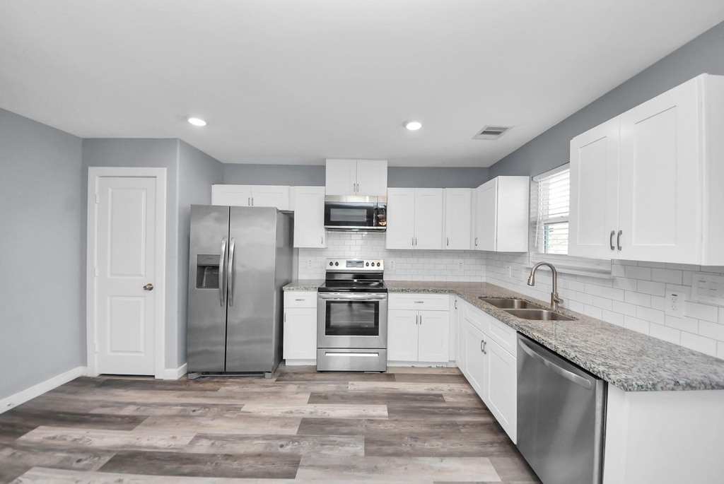 618 Maple Way - Photo 7