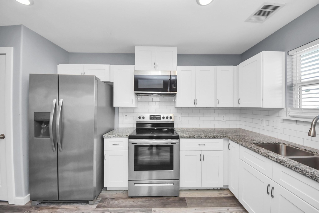 618 Maple Way - Photo 13