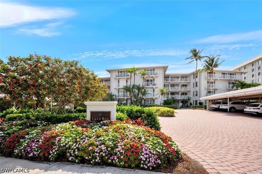 2800 Gulf Shore Boulevard N - Photo 1