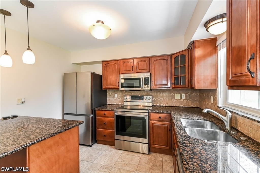 302 Se 3rd Street - Photo 6