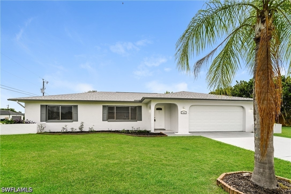 302 Se 3rd Street - Photo 0