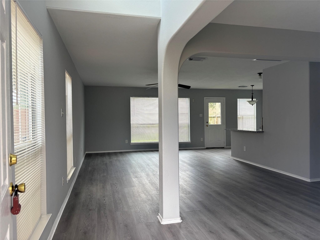 13642 Rural Oak Street - Photo 4