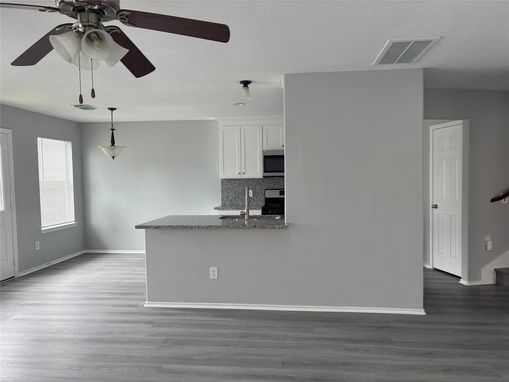 13642 Rural Oak Street - Photo 9