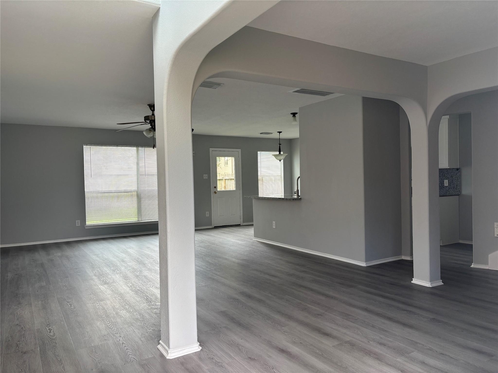 13642 Rural Oak Street - Photo 3