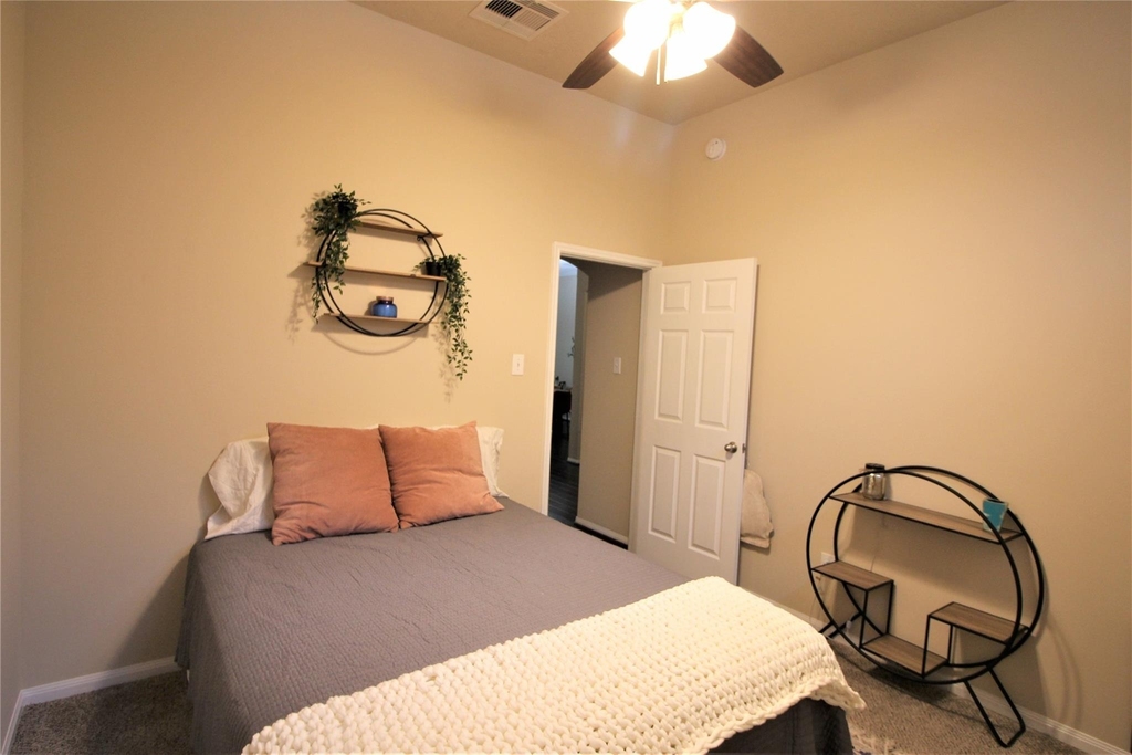 2409 Avalon Trace Lane - Photo 10