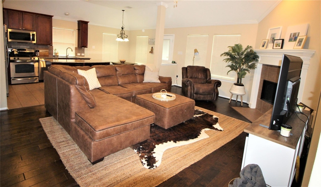 2409 Avalon Trace Lane - Photo 2