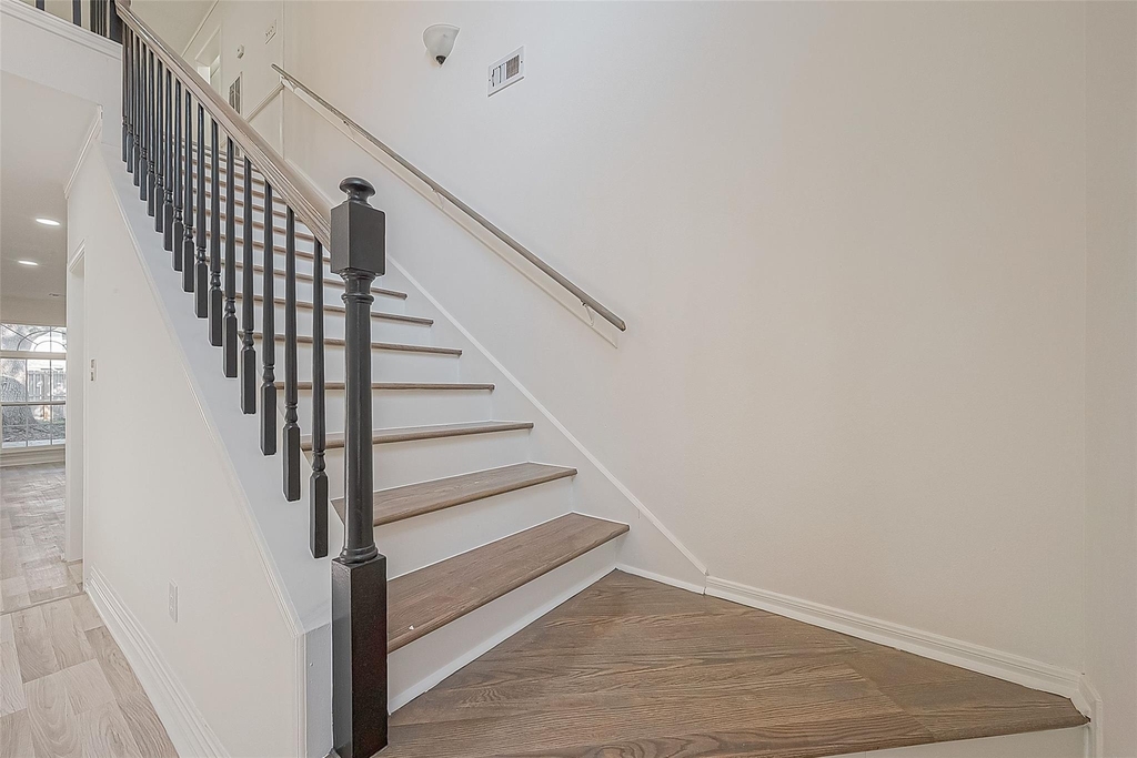 1015 Sugar Lakes Drive - Photo 5