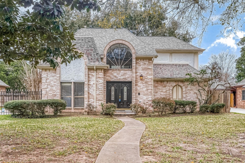 1015 Sugar Lakes Drive - Photo 1