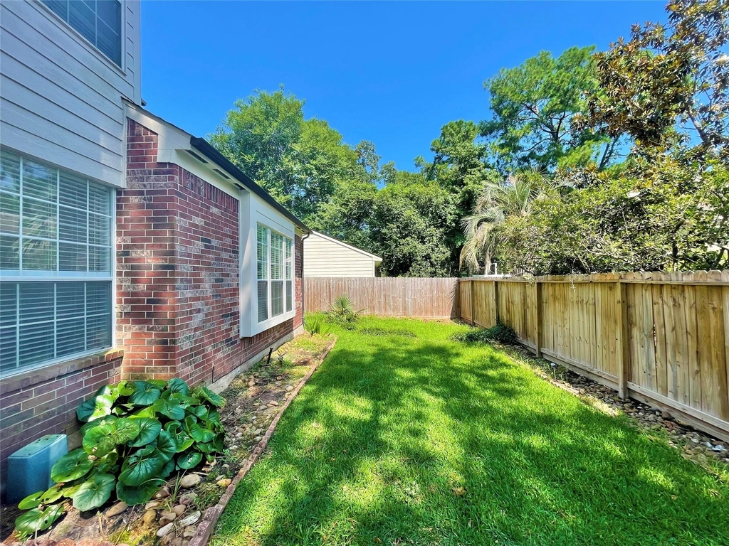 8 Greentwig Place - Photo 36