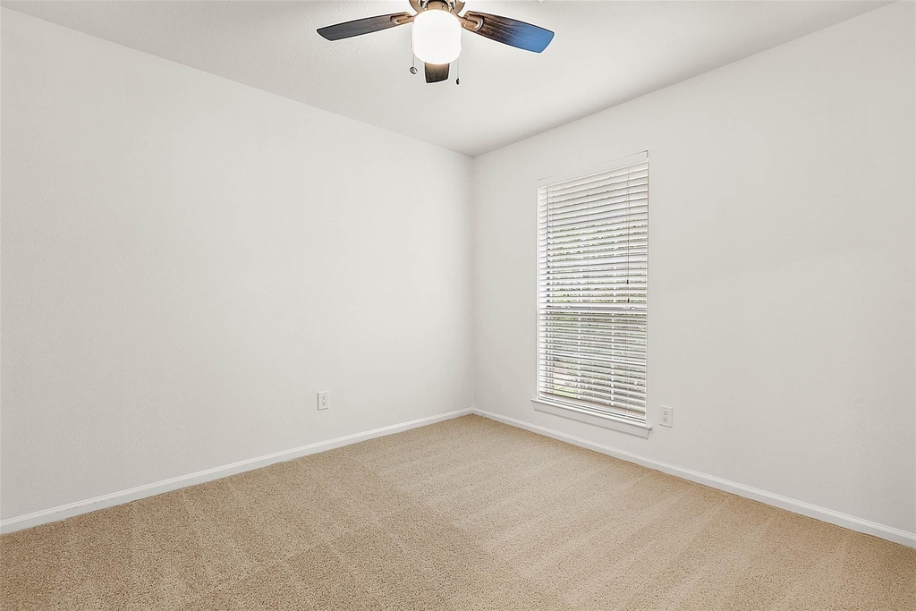 8 Greentwig Place - Photo 28