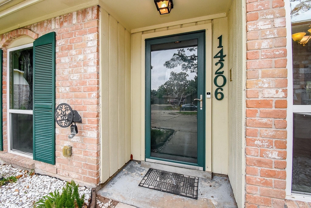 14206 Ella Lee Lane - Photo 2