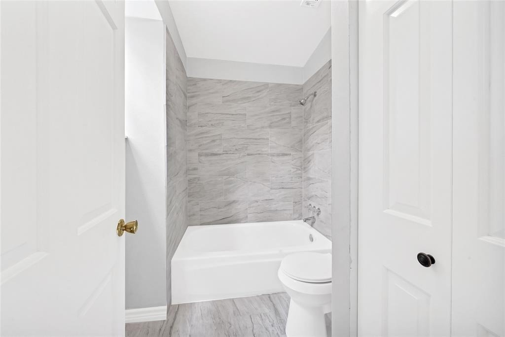 18035 Rolling Creek Drive - Photo 3