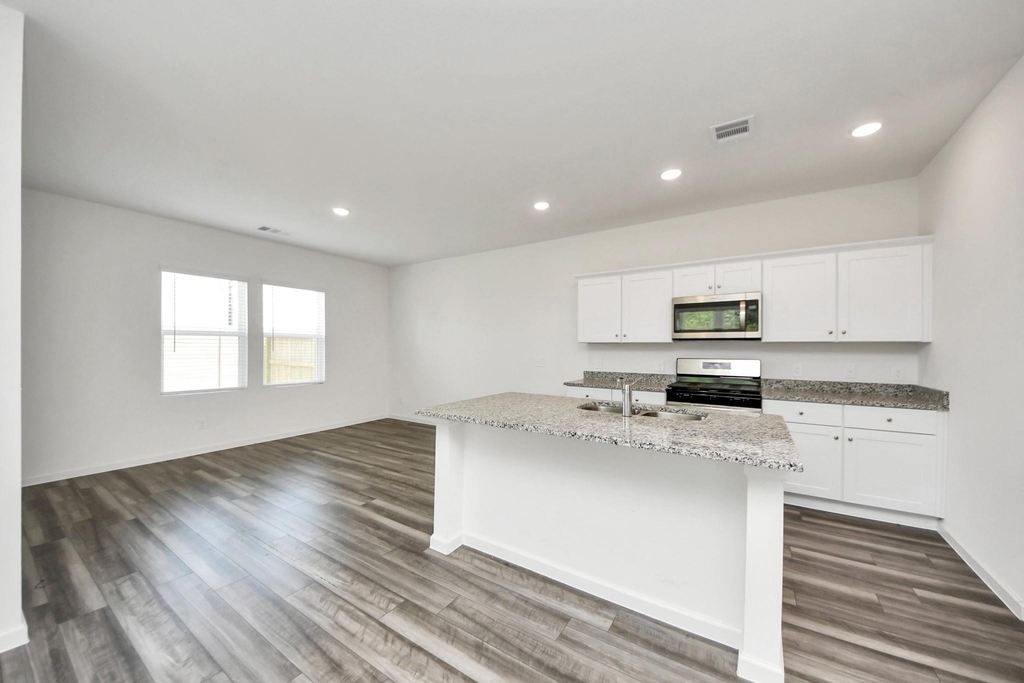 10303 Rose Mar Drive - Photo 4