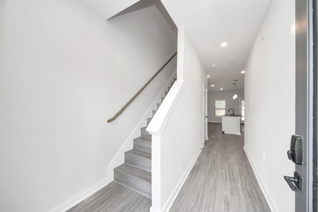 7711 Longmire Road - Photo 7