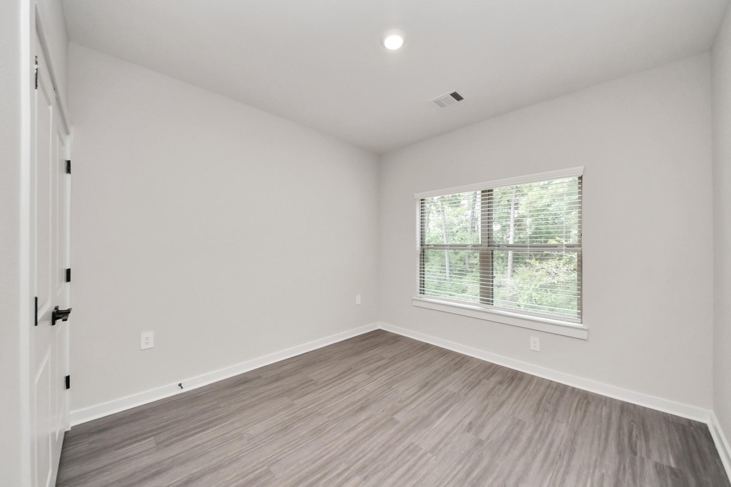 7711 Longmire Road - Photo 17