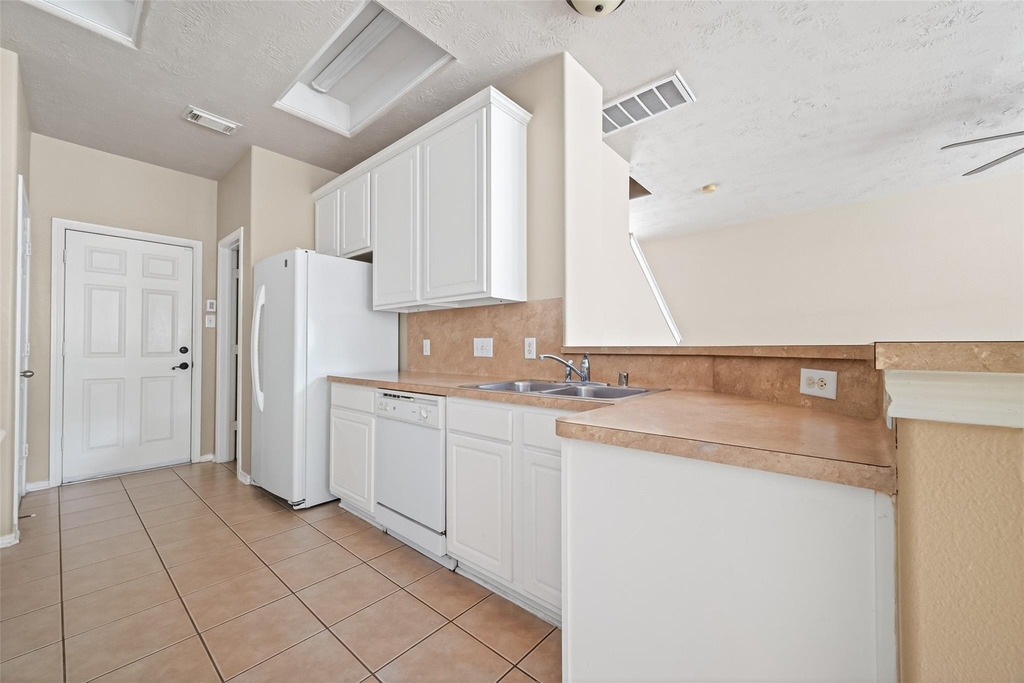 5626 Claybeck Lane - Photo 10