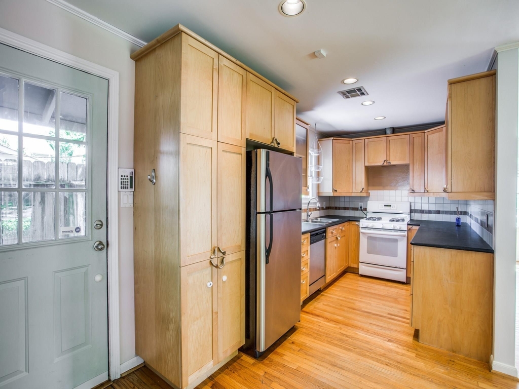 2250 W Main Street - Photo 4
