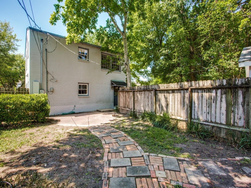 2250 W Main Street - Photo 32