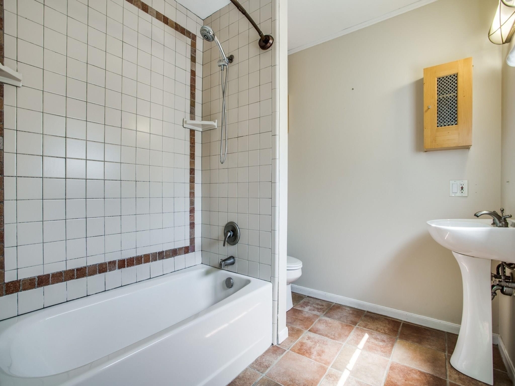 2250 W Main Street - Photo 23